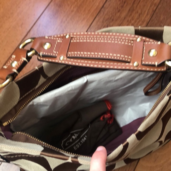 NWT Coach Signature Carly Khaki/Saddle Leather - Picture 5 of 7